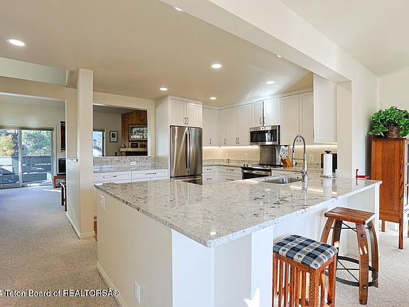 5th image of 3883 S Lake Creek Dr Unit 1