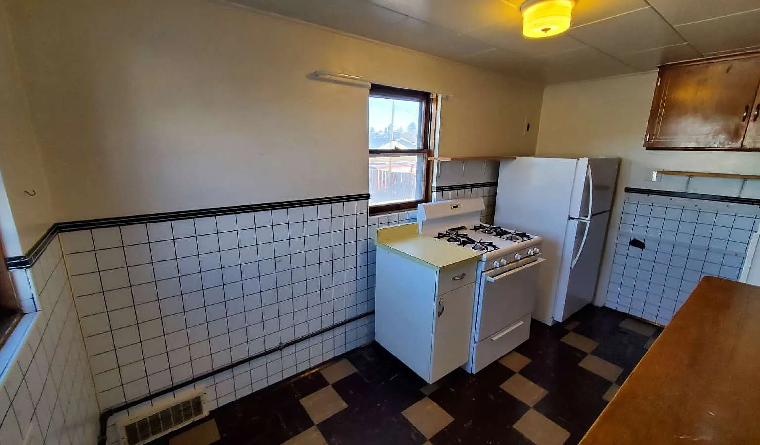 Studio, 1.0 bath, 350 sqft, $825 — Photo 3