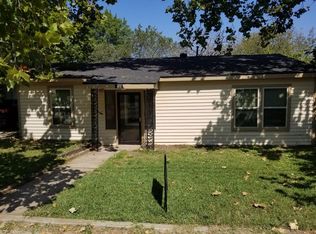 407 Walnut St, Grandview, TX 76050
