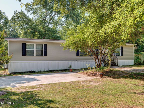 2nd image of 8719 Old Forest Dr NE