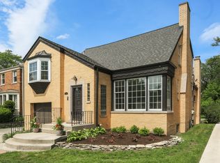 616 Selborne Rd, Riverside, IL 60546