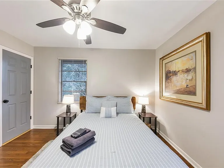 3390 Creek Valley Dr SE — Photo 21