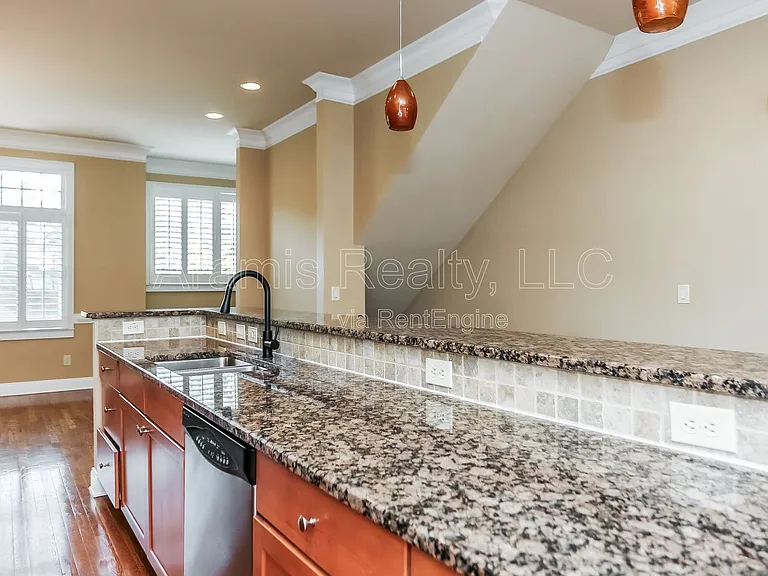 1258 Dekalb Ave NE — Photo 5
