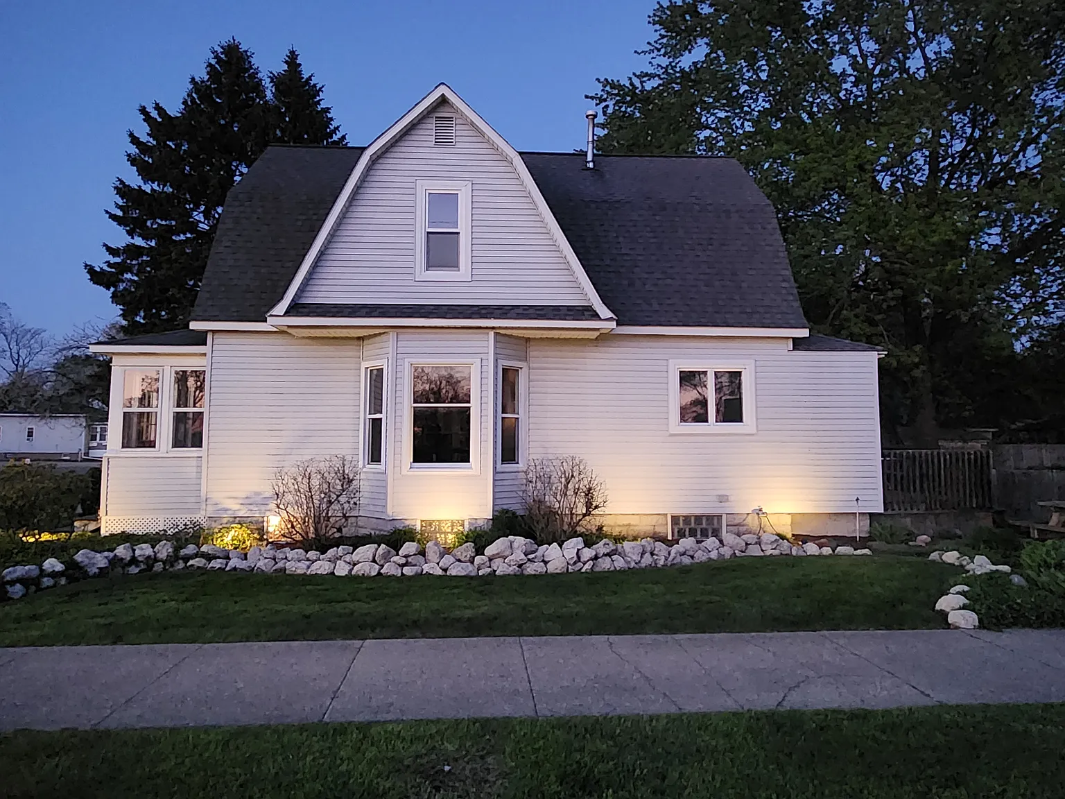 3 bed, 1294 sqft, $2,500 — Photo 3
