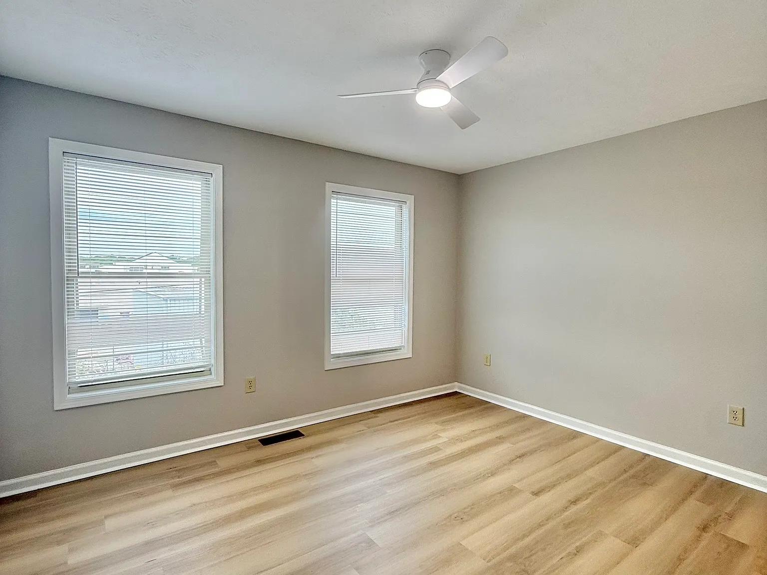 2 bed, 1056 sqft, $1,245 — Photo 4