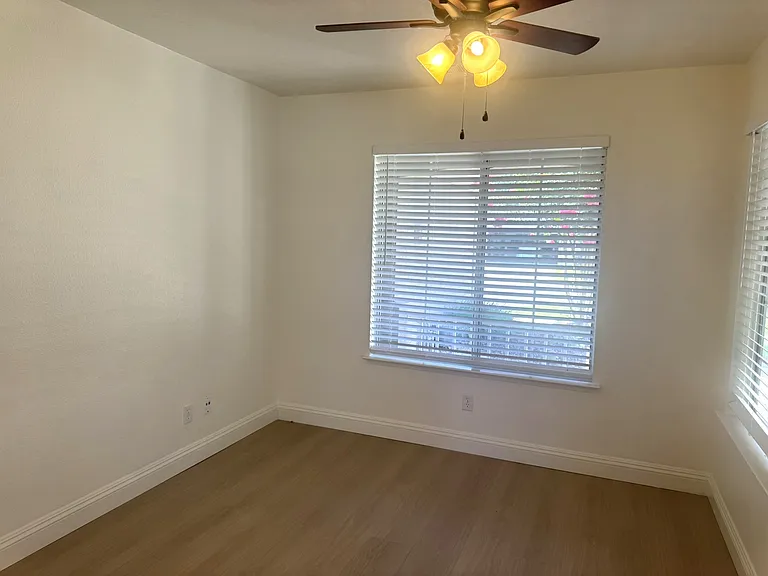 2304 E Decatur Ave — Photo 6