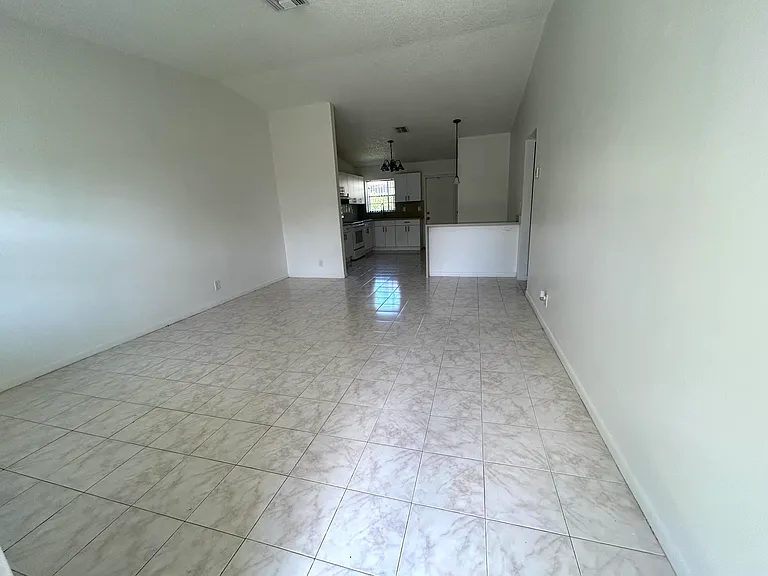 6140 SW 41st Ct #1 — Photo 13