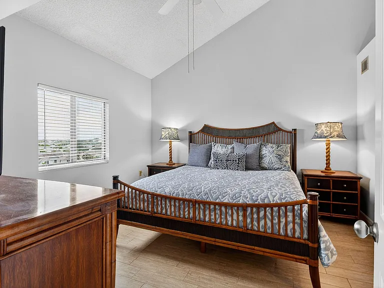 101 Ocean Bluffs Blvd #504 — Photo 21