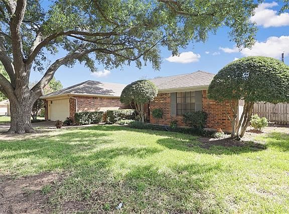 2nd image of 1107 Stonelake Dr