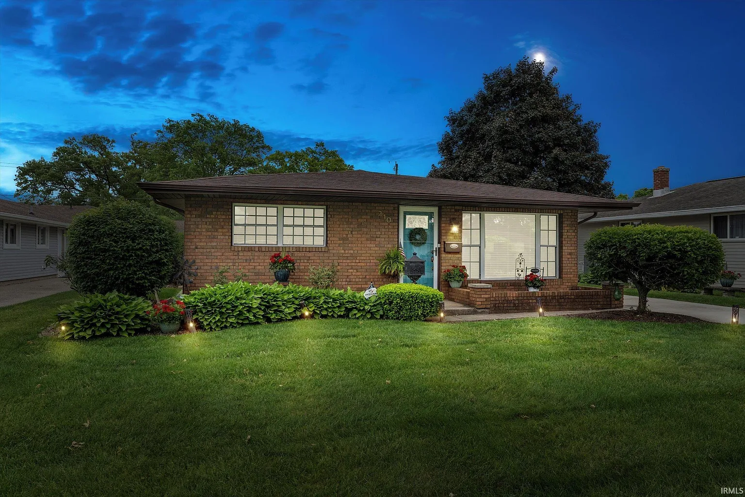 210 N Tuxedo Dr photo 1