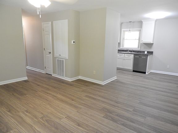 3rd image of 147 Crestmont Dr