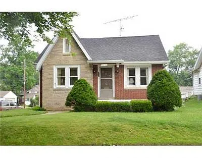 1001 E Fairview Ave photo 1