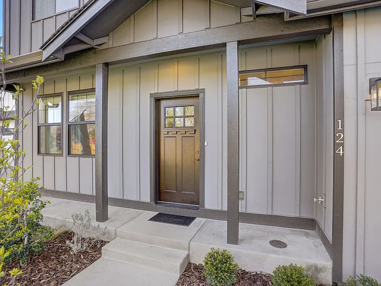 124 Homer Ave SW — Photo 3