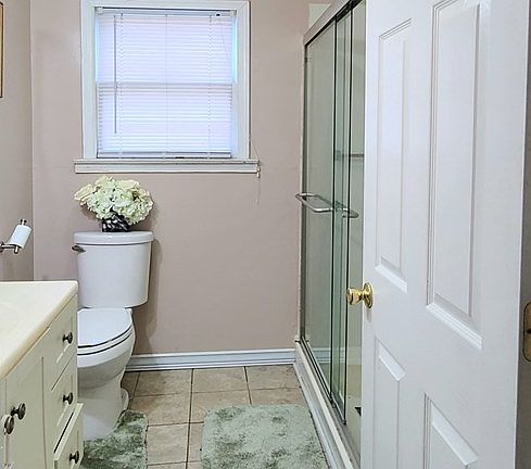 3rd image of 3249 Woodrow Dr