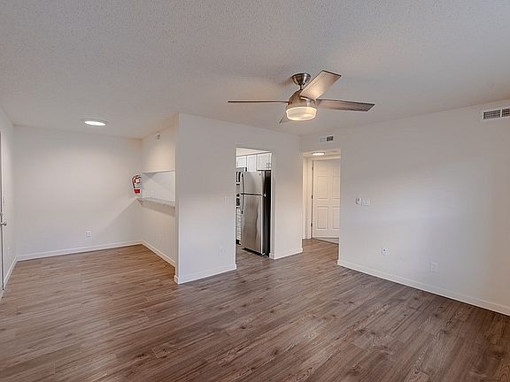 Kitchen & Dining Area