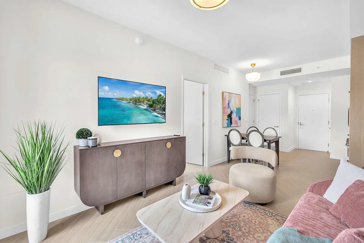 1 bed, 1.0 bath, 635 sqft, $2,514 — Photo 3