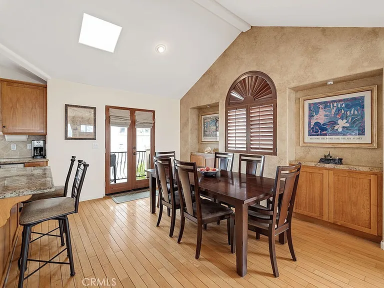 817 Monterey Blvd — Photo 12