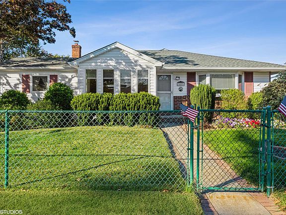 2nd image of 3899 Byron Pl