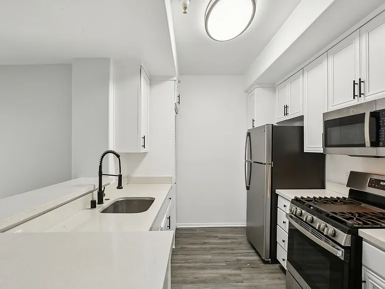 2245 Beverly Glen — Photo 13