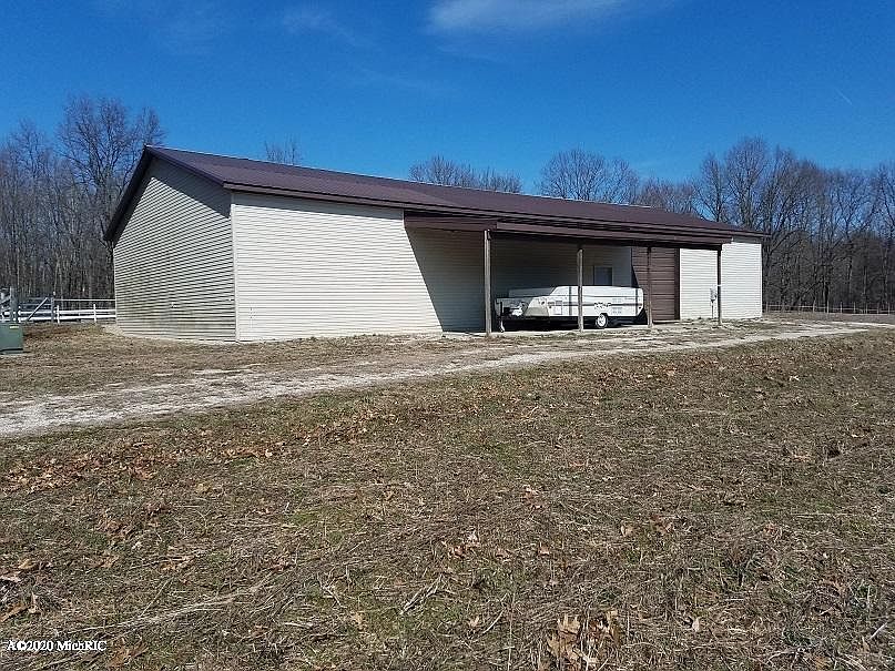 1st image of 60917 Orchard Ln
