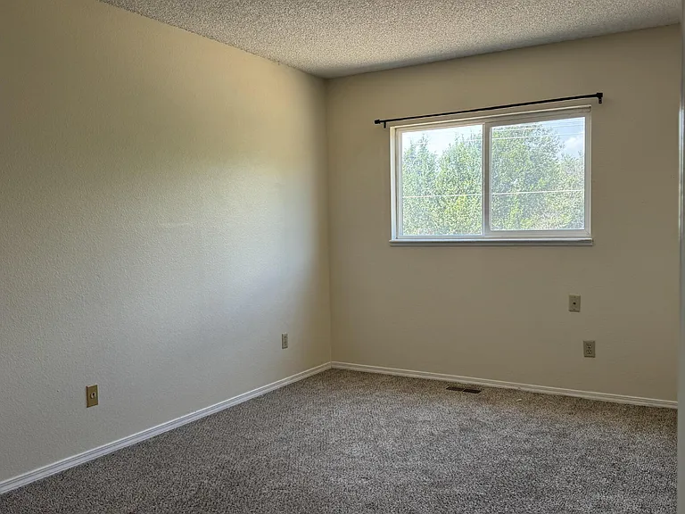 605 Blossom Field Rd — Photo 8