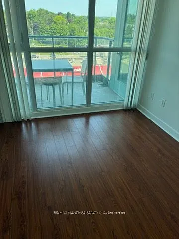 15 Singer Ct #603 — Photo 2