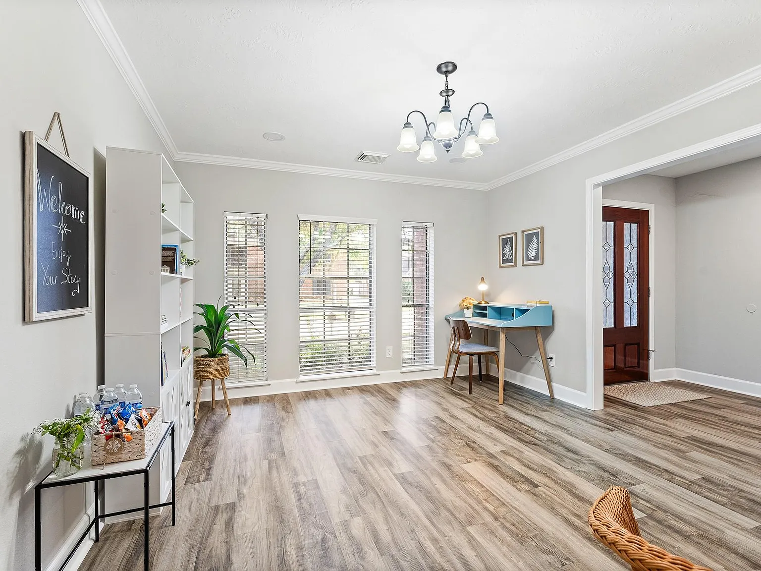 3 bed, 2.0 bath, 1995 sqft, $2,450 — Photo 4