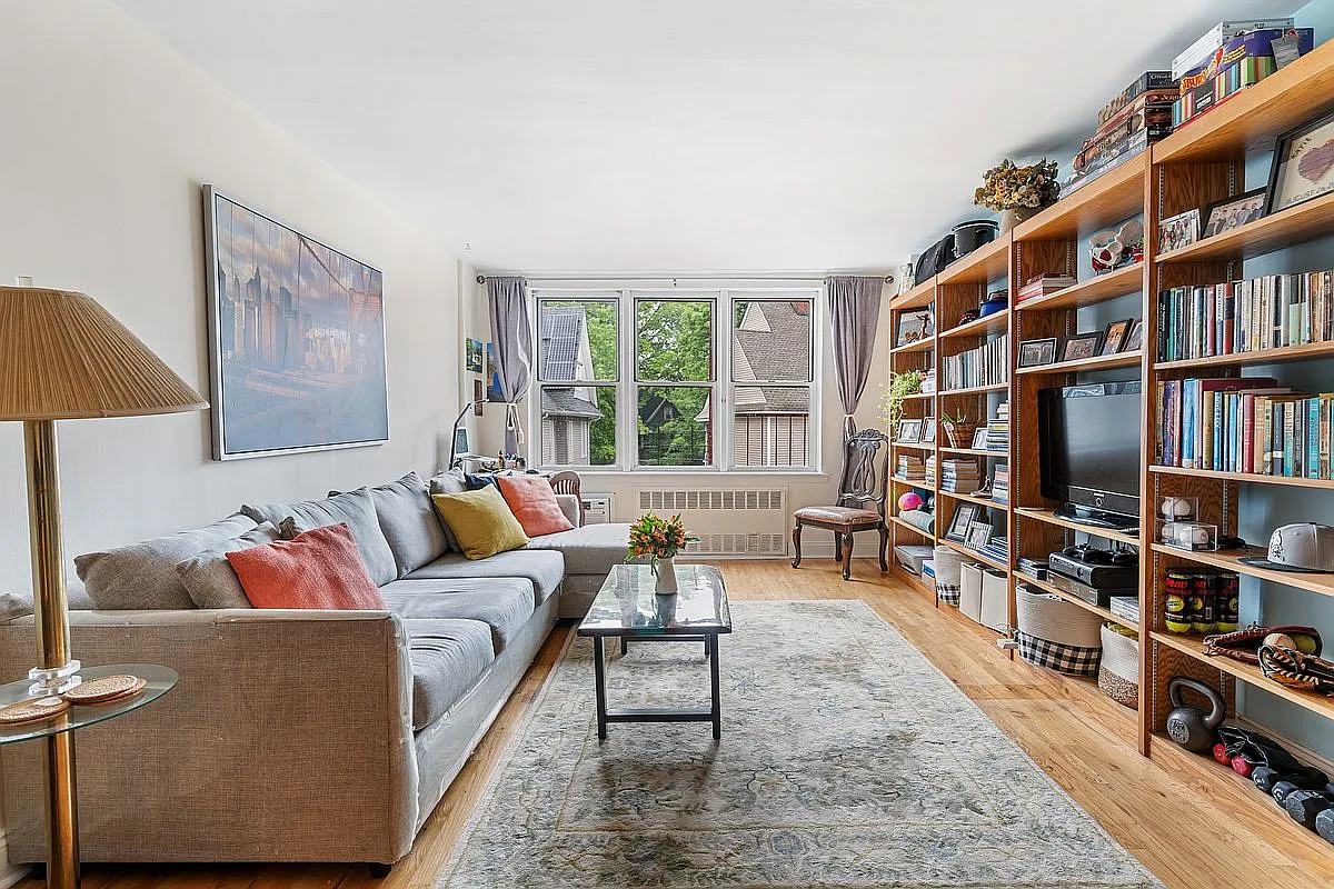 415 Argyle Rd APT 3D photo 1