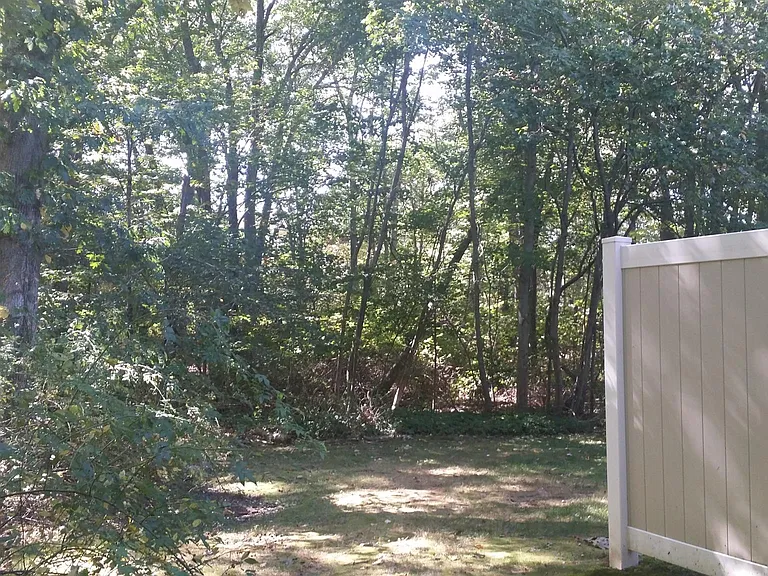 61 Briarwood Ln #F — Photo 7