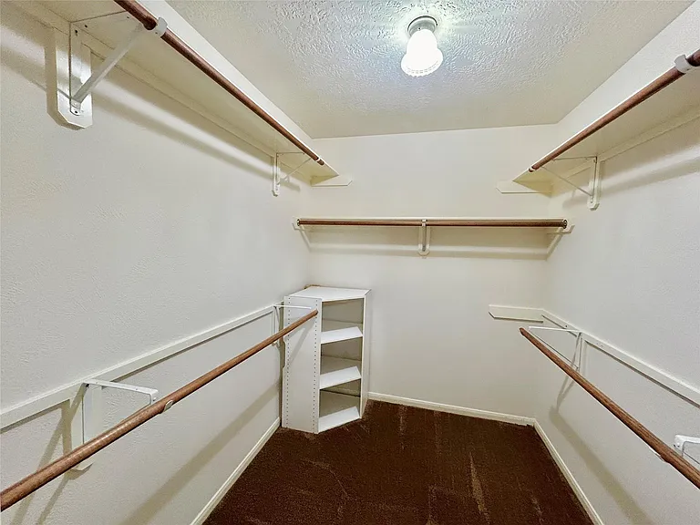 20410 Nelva Park Ct — Photo 44