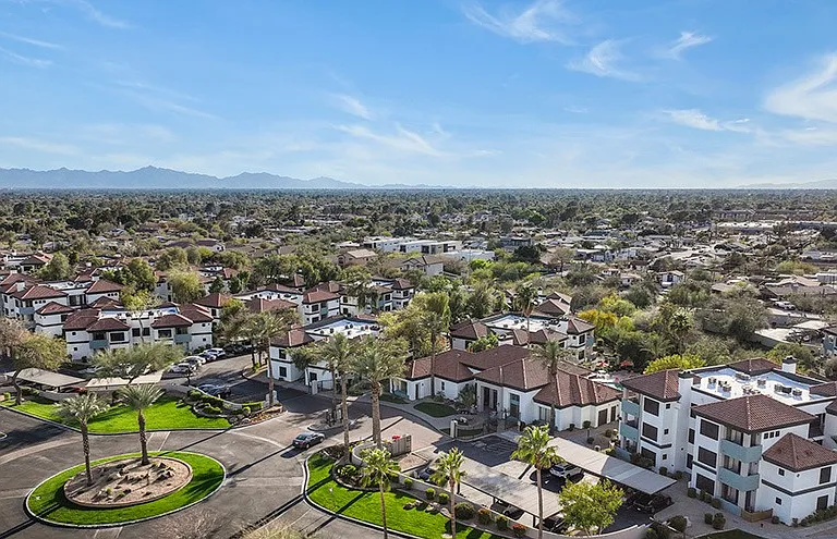 Bella Vista Apartment Homes — Photo 33