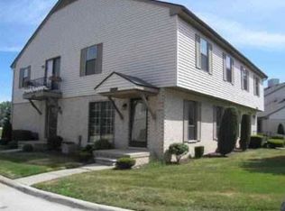 35134 N Bay Cir, Harrison Township, MI 48045