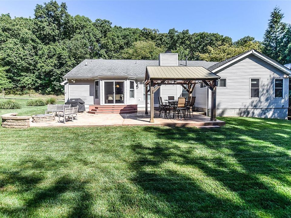 983 Kiefer Trails Dr, Ballwin, MO 63021 Zillow