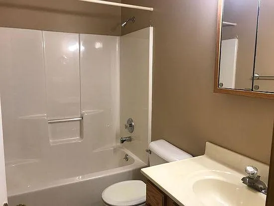 3 bed, 1400 sqft, $1,850 — Photo 2