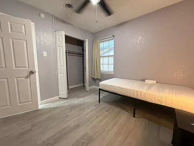 Susan Dr — Photo 2