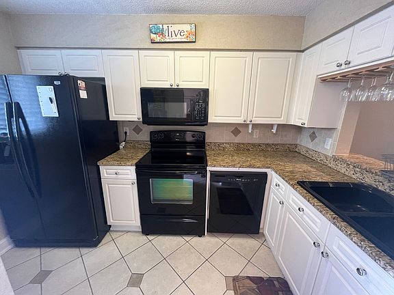 5th image of 145 Halifax Ave #204