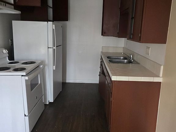 3rd image of 192 Elkwood Ave #B