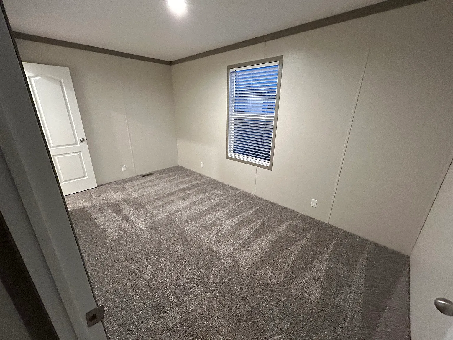 Don't Miss Out On This Popular 2 Bed! — Photo 3