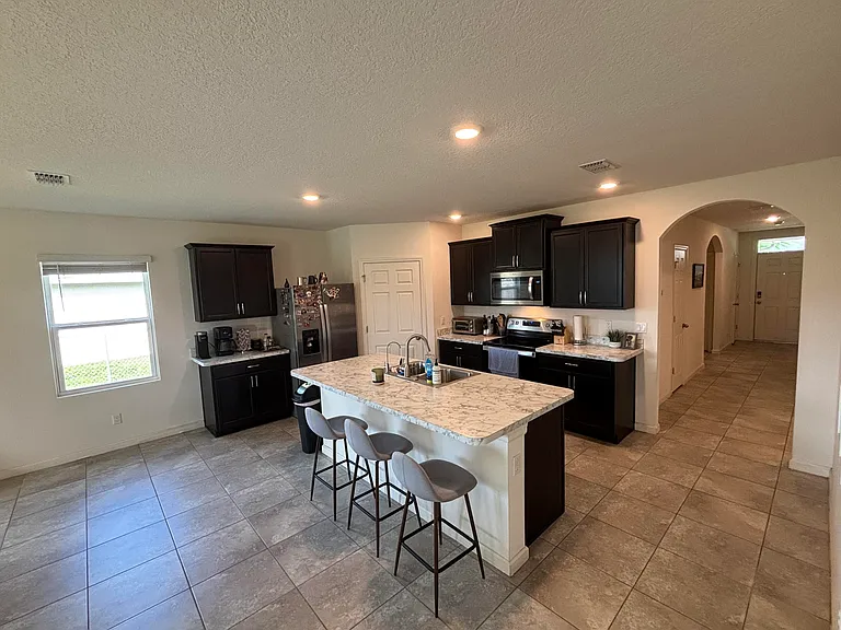 1169 SW Hunnicut Ave — Photo 4