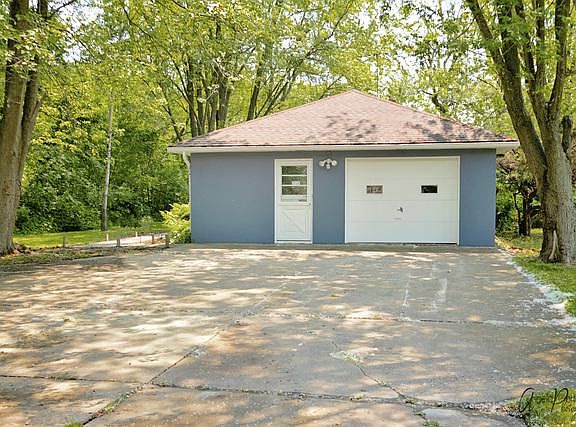 3rd image of 1304 Landon Ave