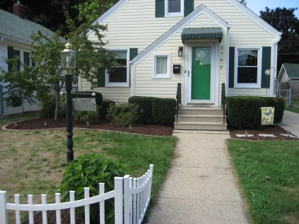 2722 75th St, Kenosha, WI 53143