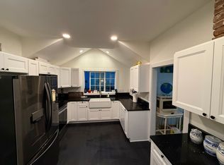 2526 6th St #2, Tillamook, OR 97141