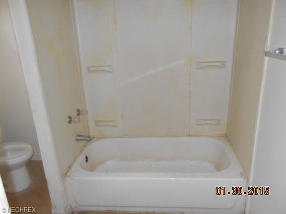 5th image of 631 Fairview Ave