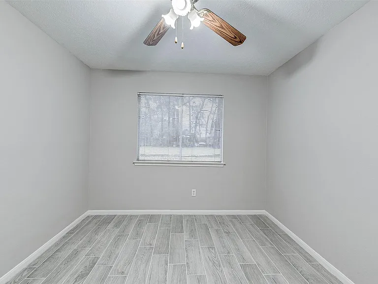 7815 Barnhill Dr — Photo 23