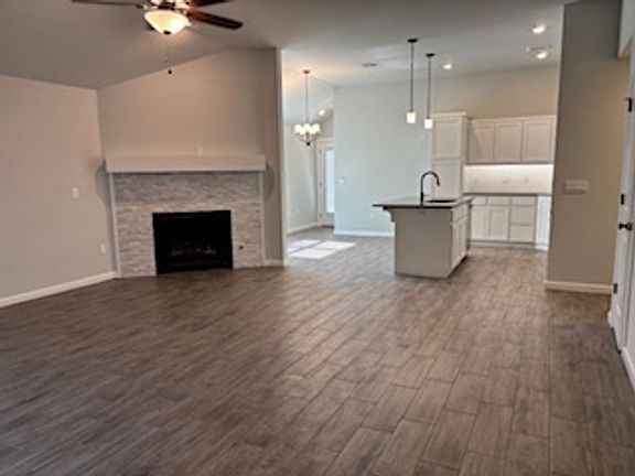 3rd image of 1024 SE 16th St