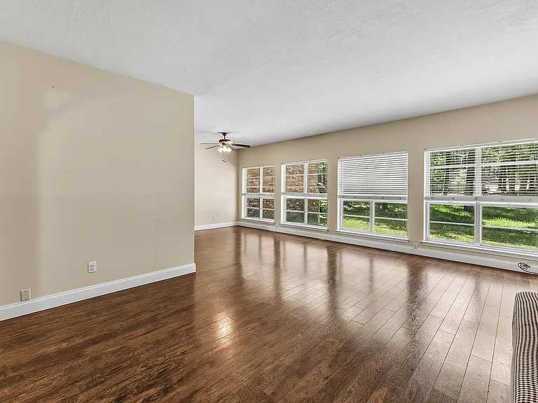 401 Woodmont Dr — Photo 7