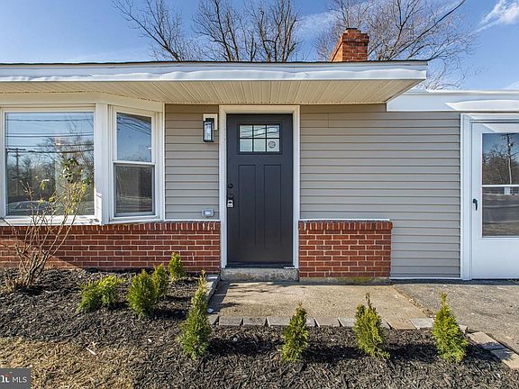 5th image of 70 Prangs Ln