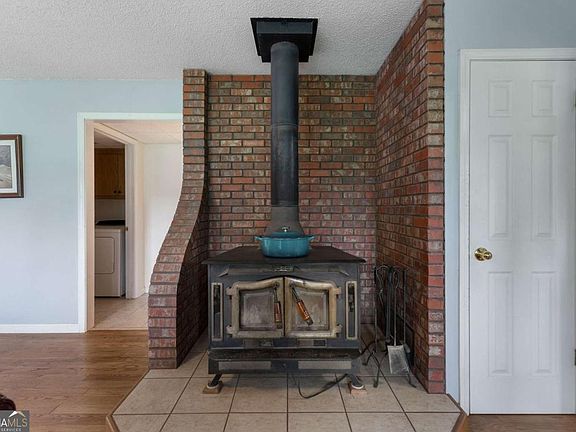 4th image of 134 Singletree Ln