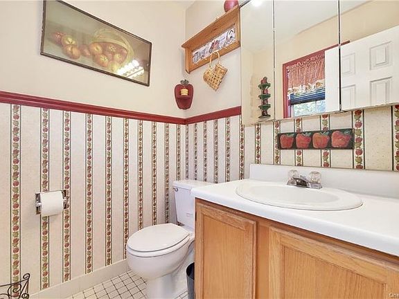 3rd image of 45 Brookside Dr W