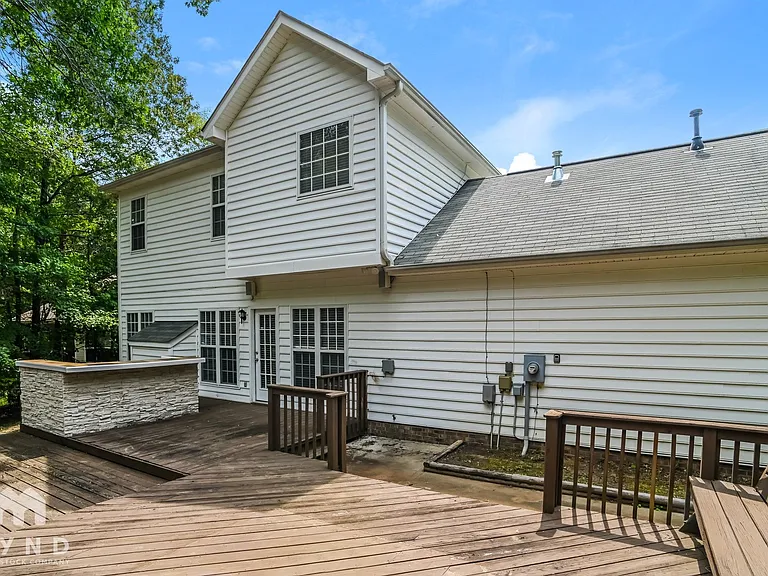 7321 Rothmore St — Photo 15